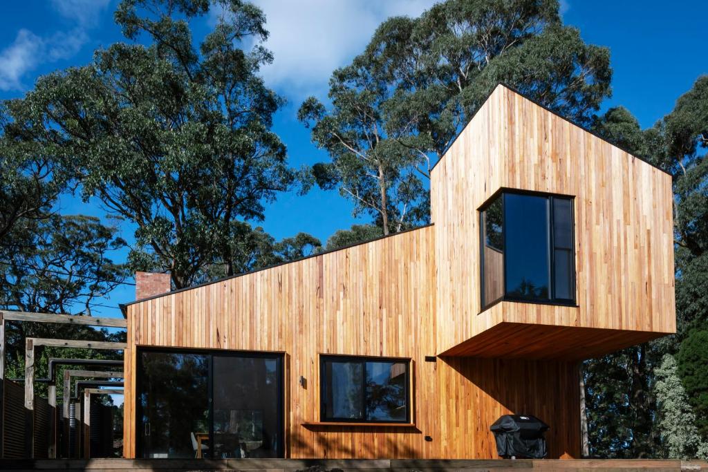 Luxury getaway in Red Hill, stunning new build - Housity