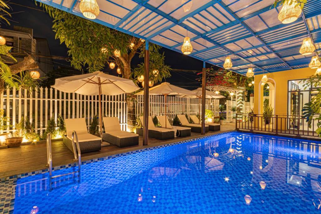 Bazén v ubytování Hoi An Heart hostel Villa - Bespoke nebo v jeho okolí