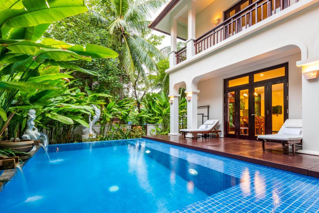 obraz basenu w willi w obiekcie Tropical Pool Villas Da Nang w mieście Da Nang
