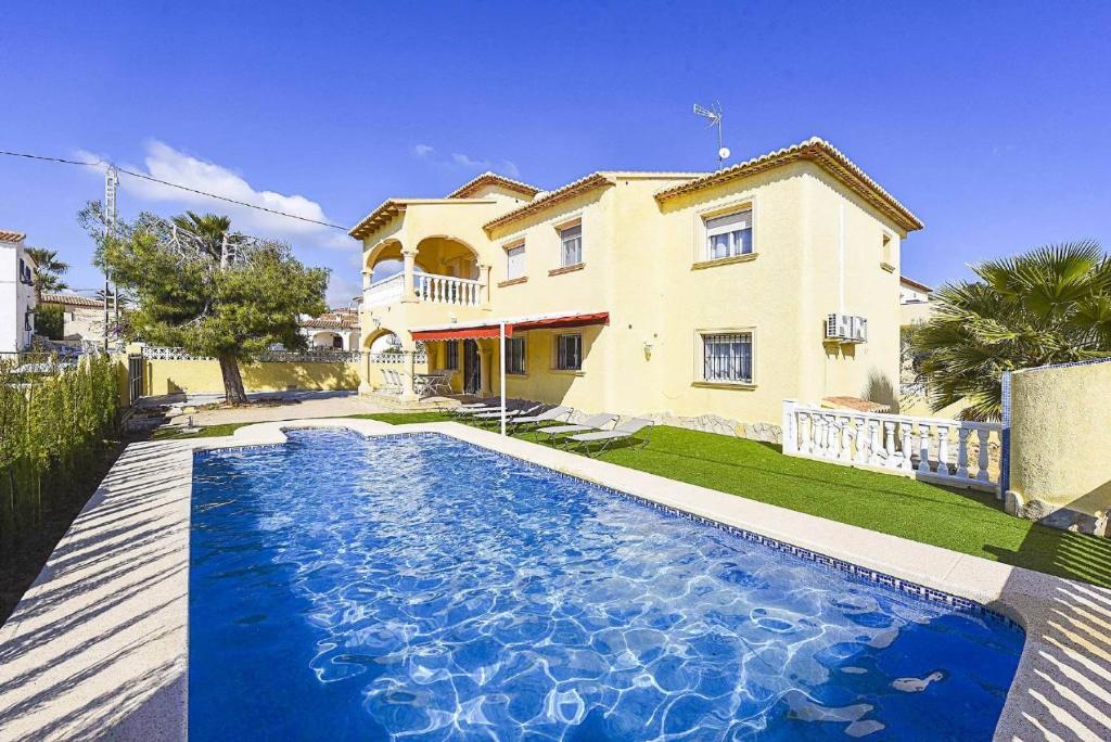 Bazén v ubytování Villa Jesica - PlusHolidays nebo v jeho okolí