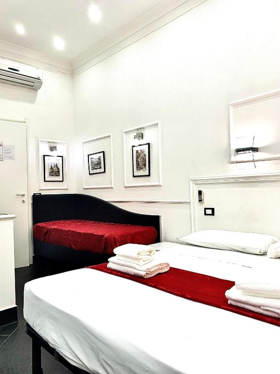 A bed or beds in a room at L'antica Locanda Dell'Orso