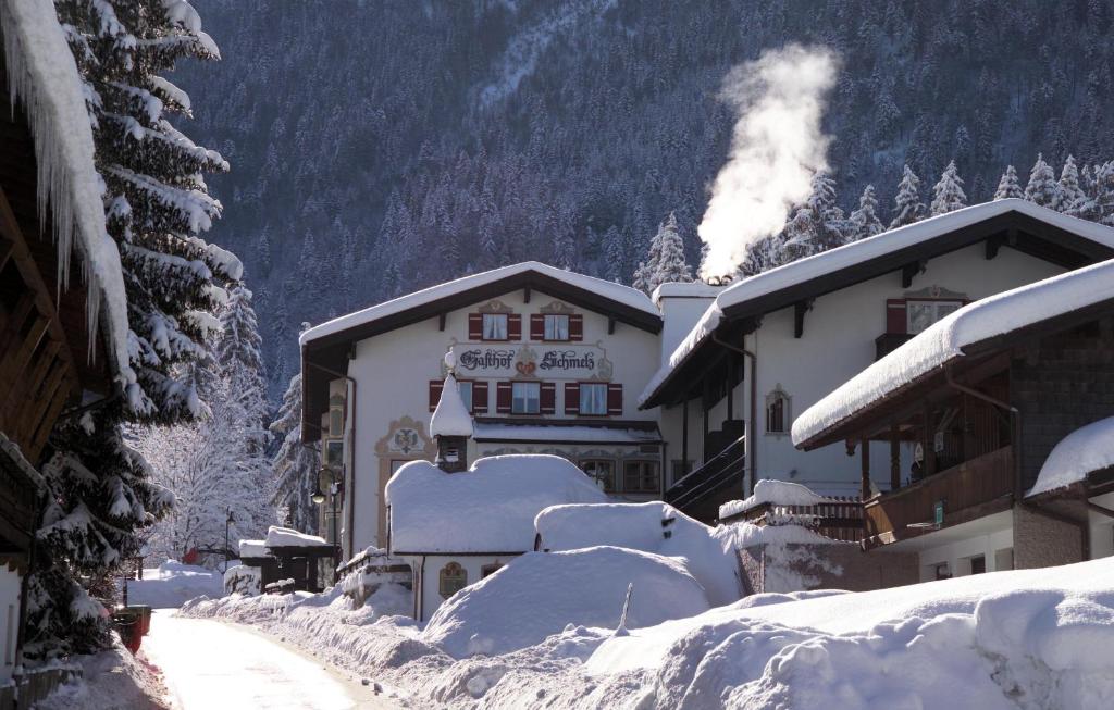 Aktivhotel & Gasthof Schmelz Ihr Urlaubs Hotel in Inzell mit Wellness Hallenbad, Alpensauna & Dampfbad v zimě