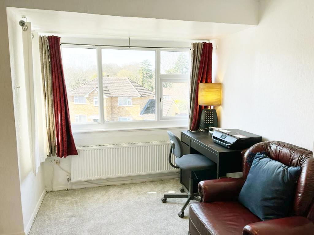 Khan's Living Lakeside Drive Cyncoed Cardiff, Cardiff Updated 2023 Prices