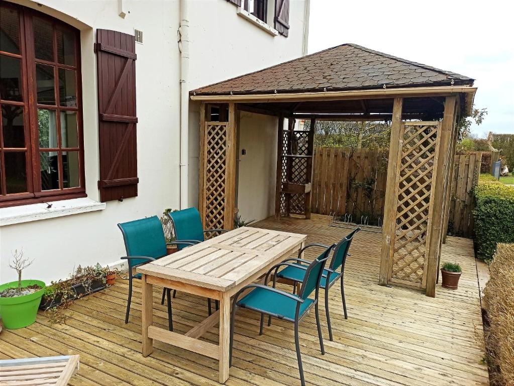 Patio alebo iná vonkajšia časť ubytovania Les Sableaux, les portes du Marquenterre