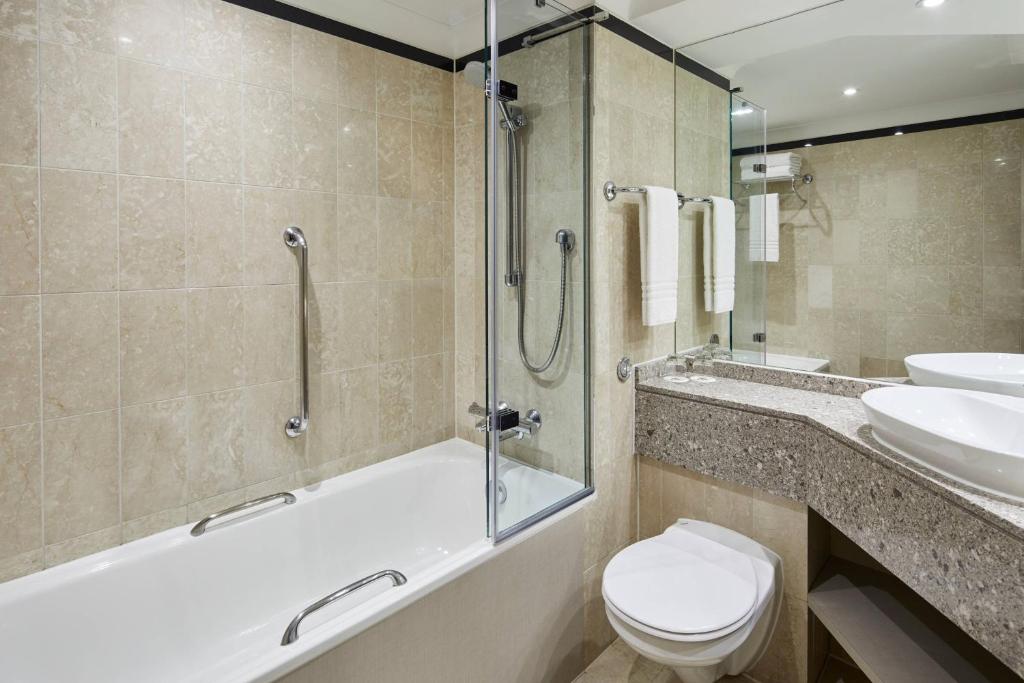 Koupelna v ubytování Leeds Marriott Hotel