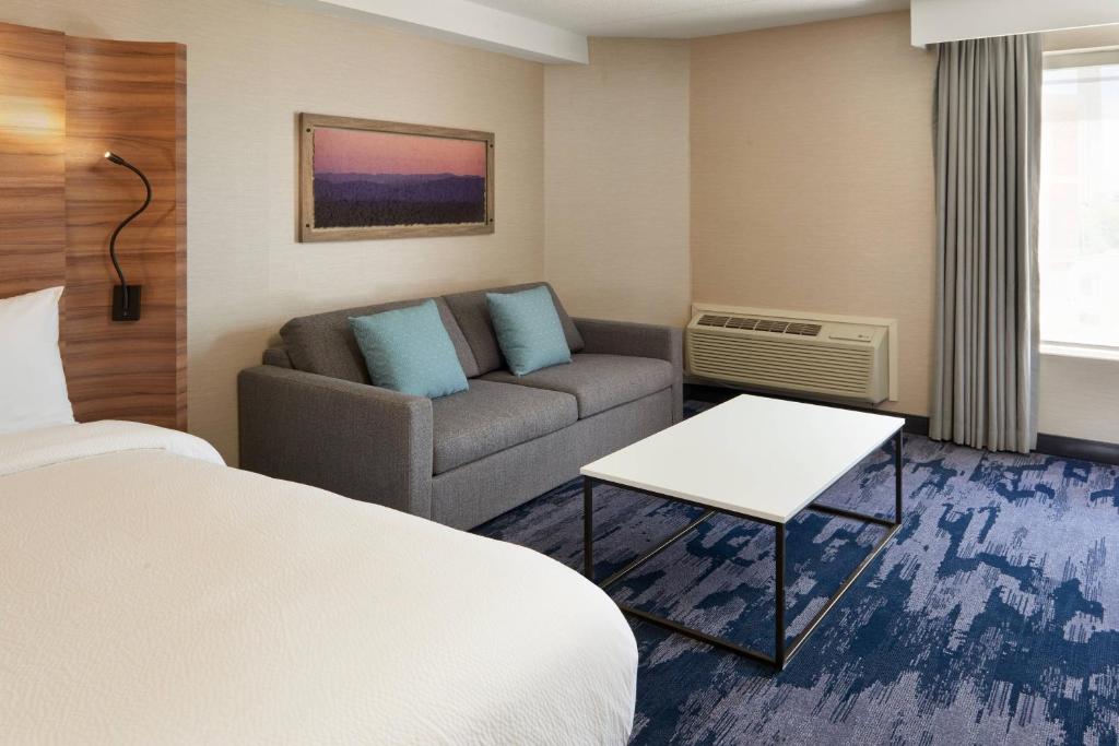 Un lugar para sentarse en Fairfield by Marriott Niagara Falls, Canada