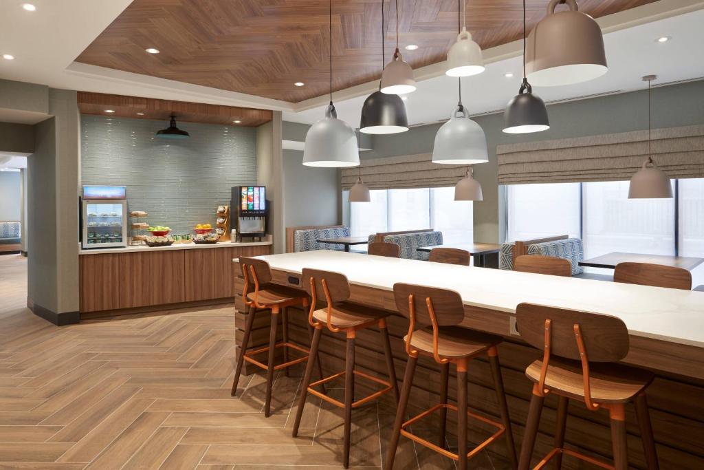 Una cocina o cocineta en Fairfield by Marriott Niagara Falls, Canada