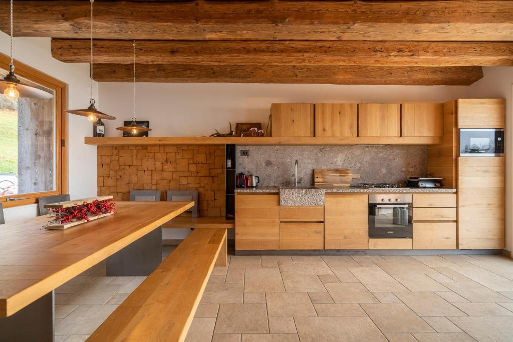 A kitchen or kitchenette at Casera Cornolera
