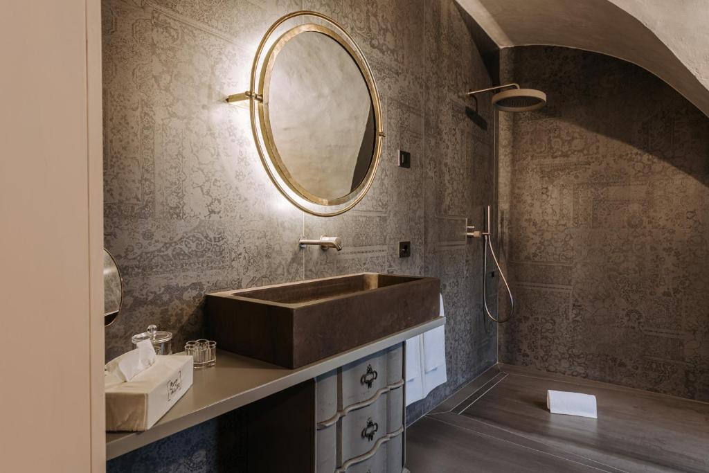 Ванная комната в Paragon 700 Boutique Hotel & SPA