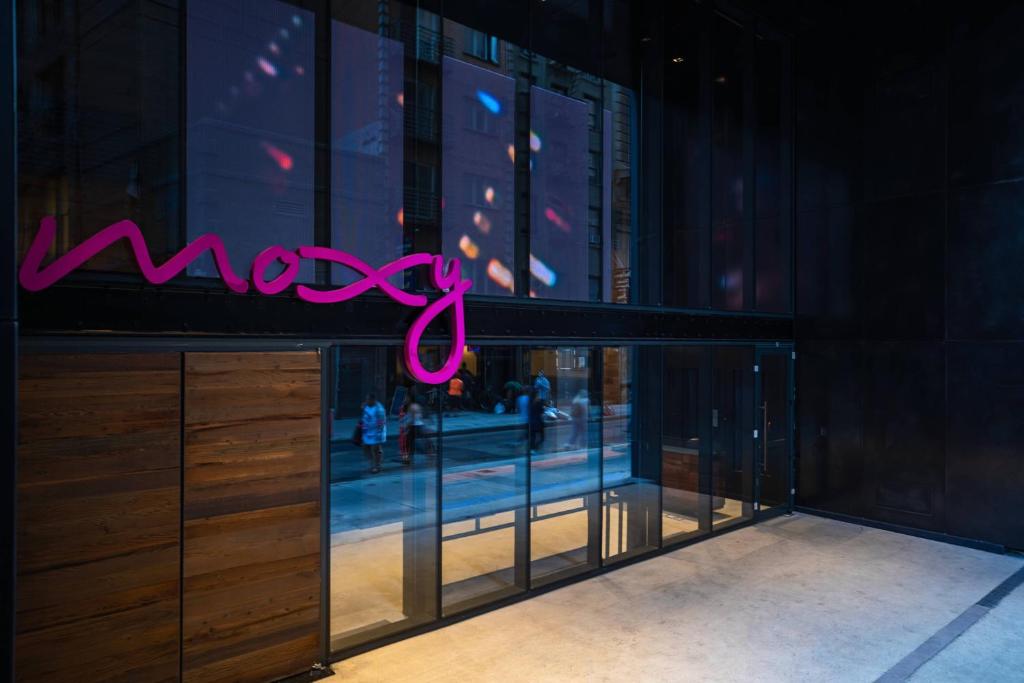 رزرو هتل، Moxy NYC Downtown | 09197245267