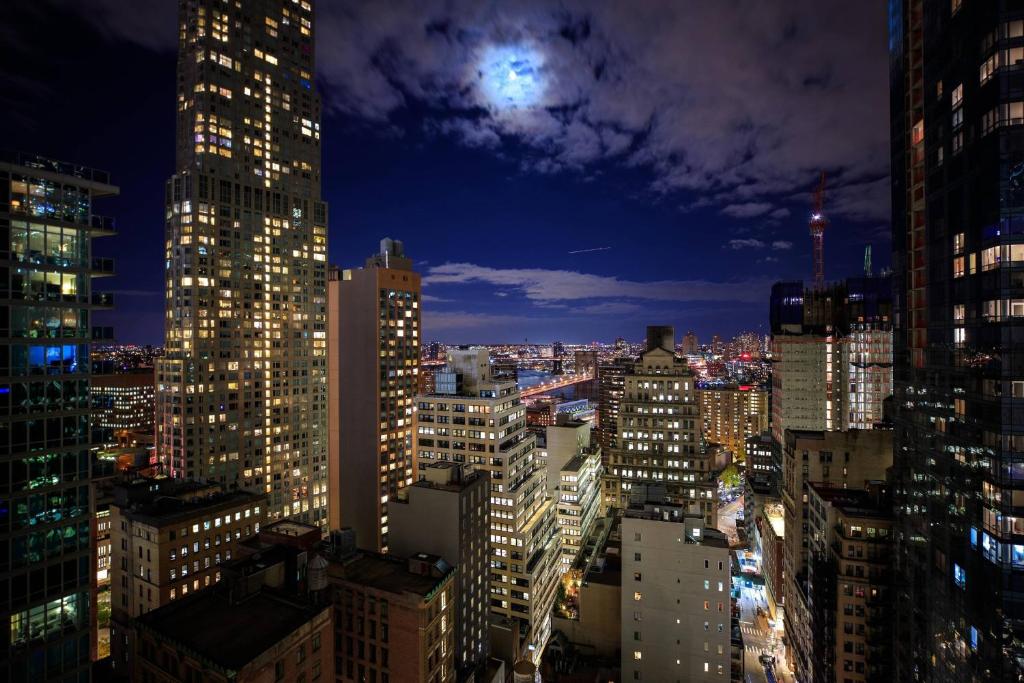 رزرو هتل و هاستل، Moxy NYC Downtown