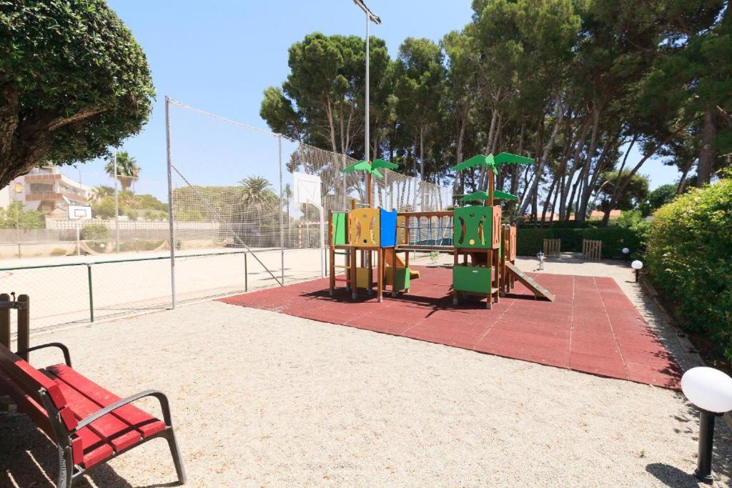 Herní místnost nebo prostor pro děti v ubytování Vacaciones Cambrils sol Park