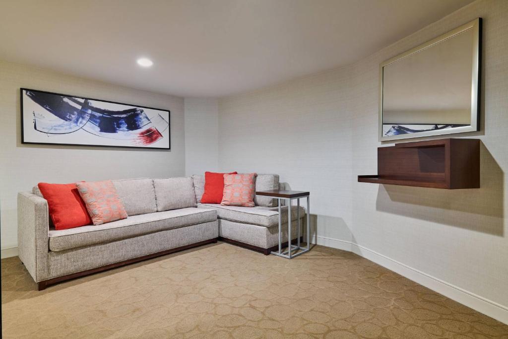 Delta Hotels by Marriott Philadelphia Airport photo