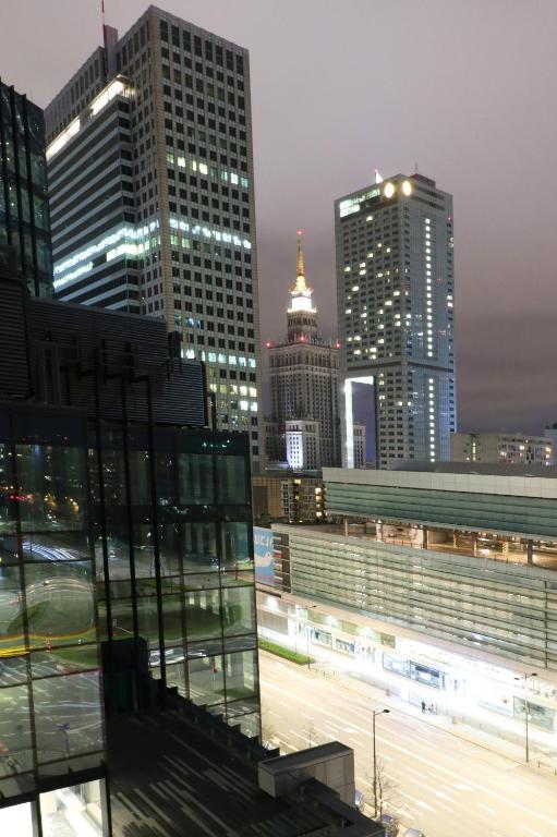 Falcon Apartment Center 2 Metro Złote Tarasy - 18