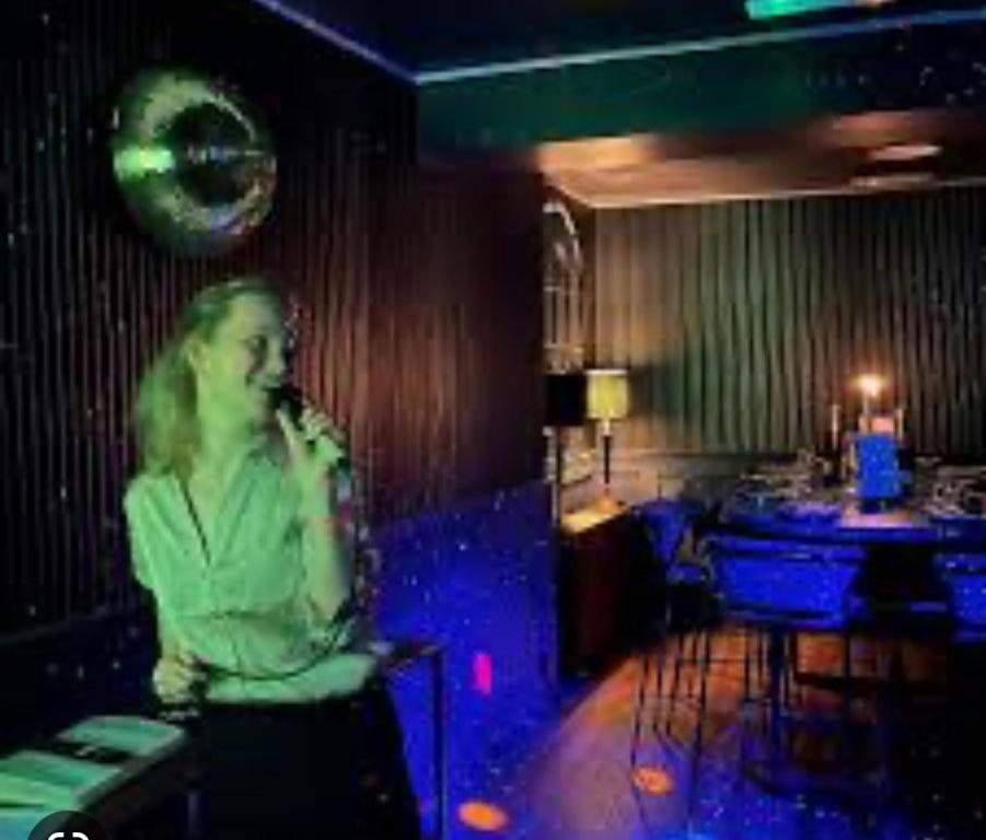 Hóspedes ficando em Charming City Townhouse