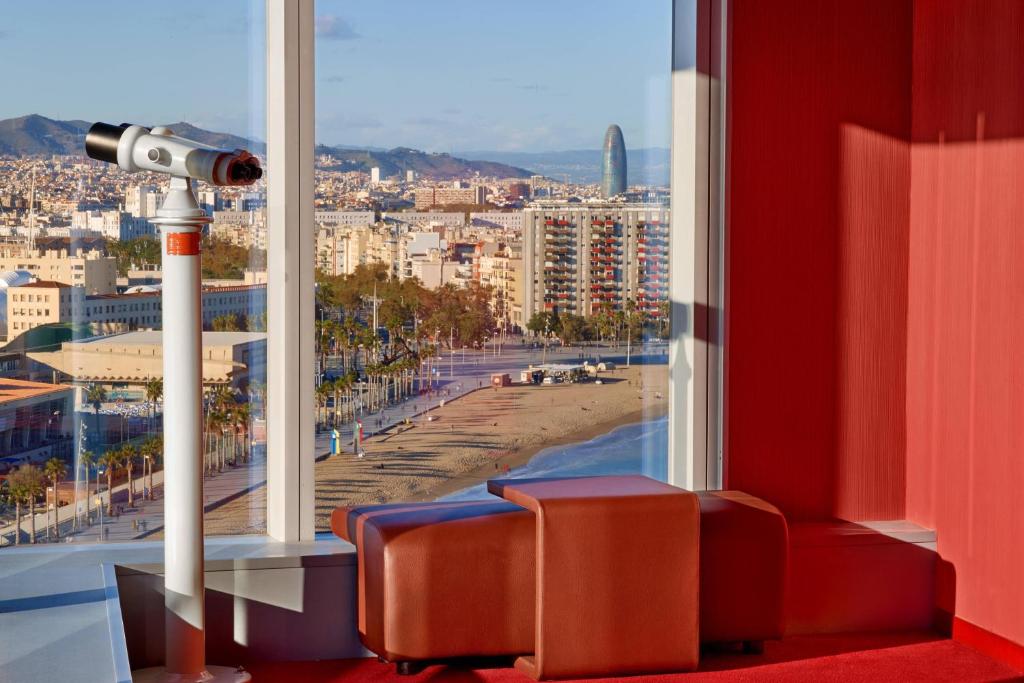 W Barcelona - Resim 36