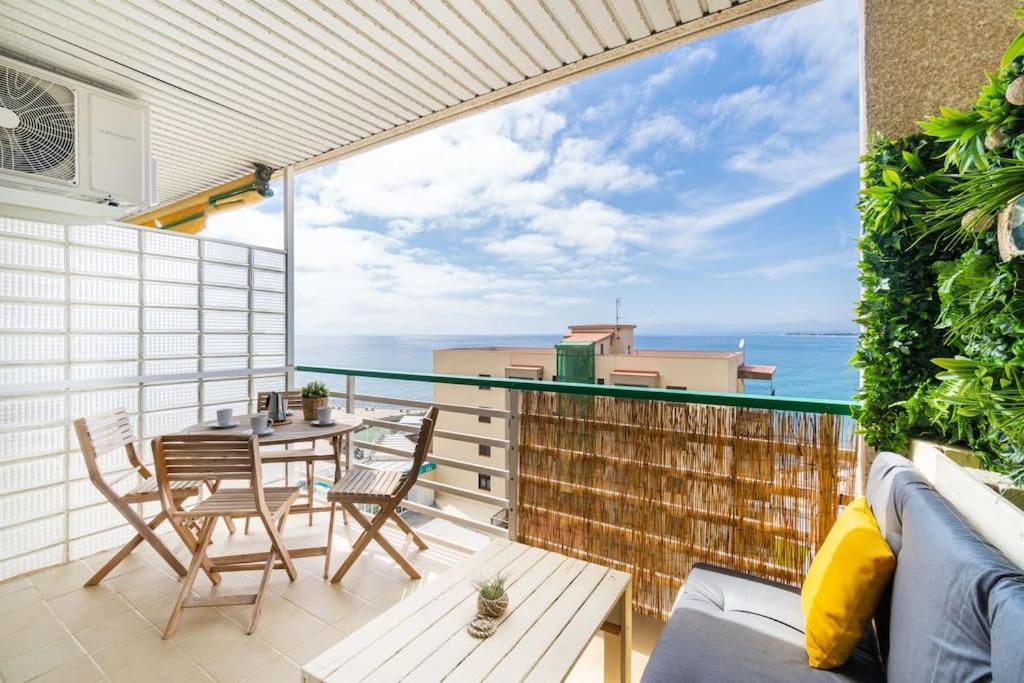 Nespecifikovaný výhled na moře nebo výhled na moře při pohledu z apartmánu