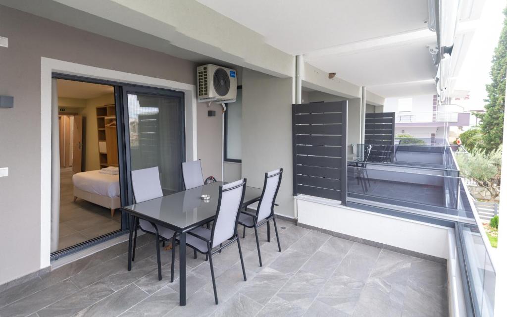 Garden Apartments - 14