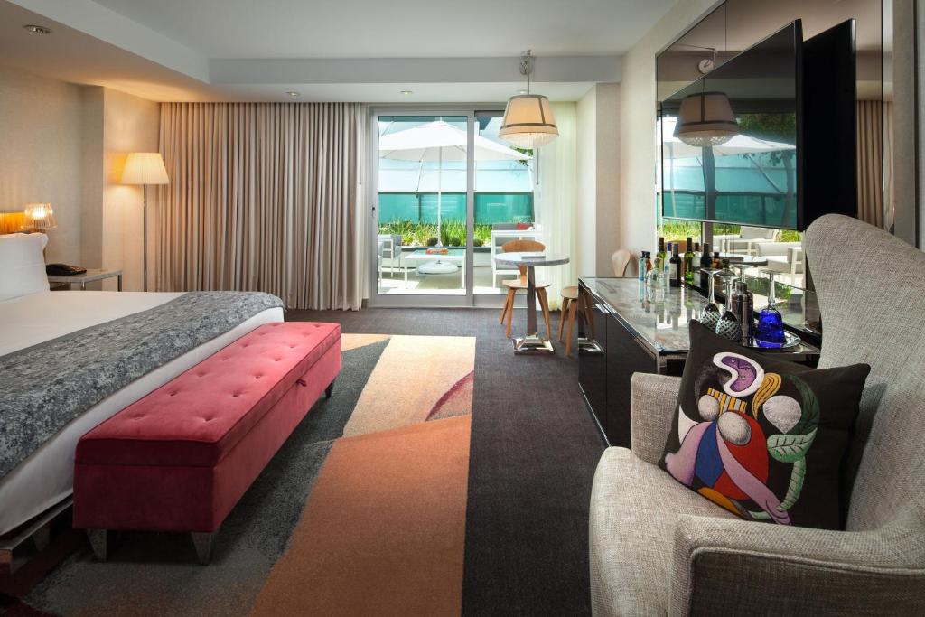 SLS Hotel, a Luxury Collection Hotel, Beverly Hills - Terrace Room, Guest Room, King, Garden View