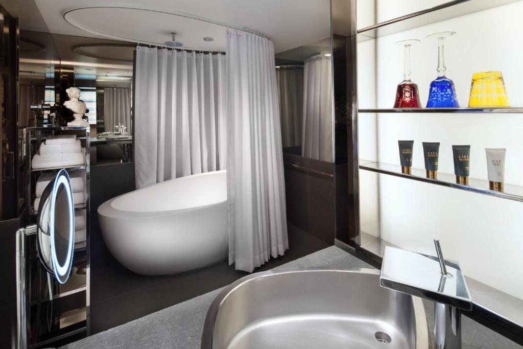 SLS Hotel, a Luxury Collection Hotel, Beverly Hills - Premier Room, Guest Room, Double