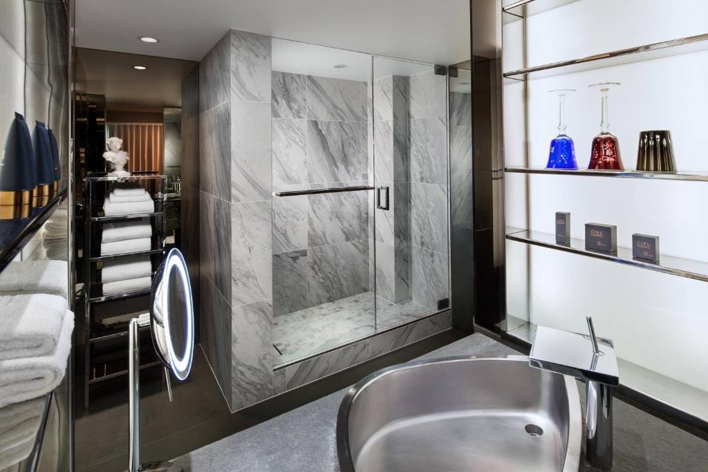 SLS Hotel, a Luxury Collection Hotel, Beverly Hills - Premier Room, Guest Room, King