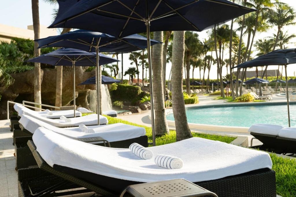 Fort Lauderdale Marriott Harbor Beach Resort & Spa photo
