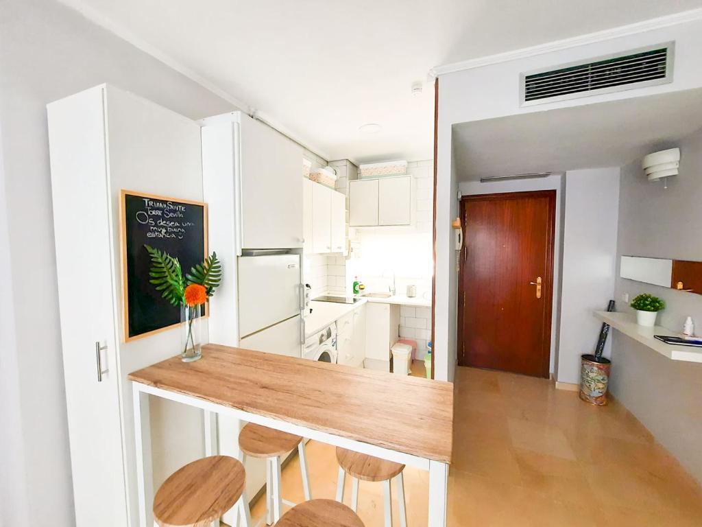 Sevilla Suite Torre Triana, parking free gratis! - 1