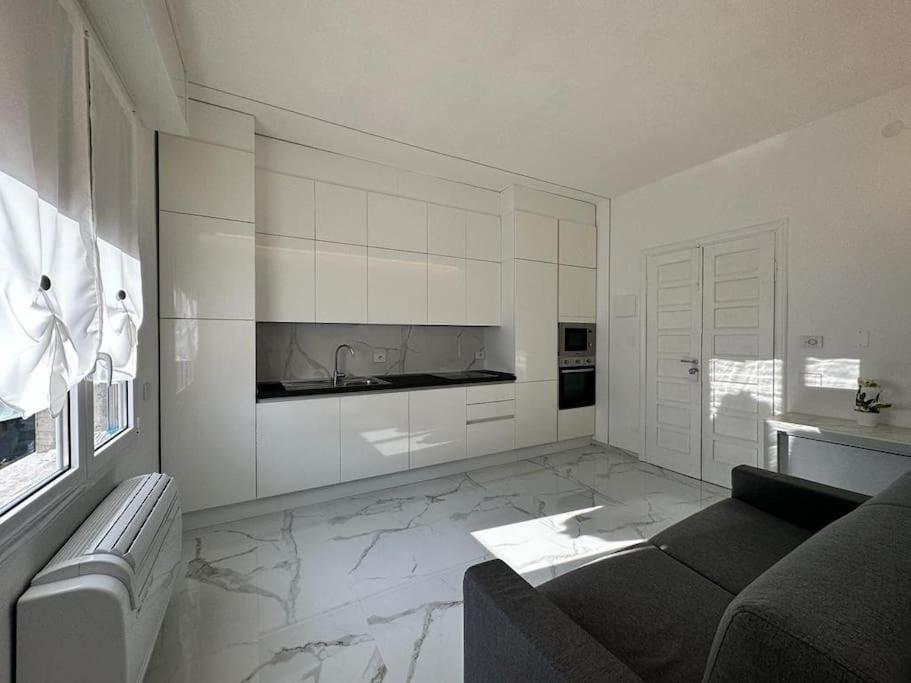 A kitchen or kitchenette at [Suite Aurora] Luxury in the center of Sanremo
