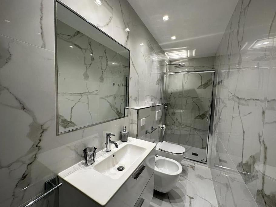 A bathroom at [Suite Aurora] Luxury in the center of Sanremo