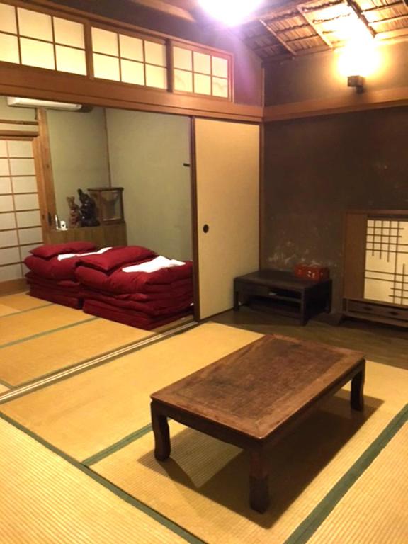 Posezení v ubytování Onomichi Guest House Anago-no-Nedoko