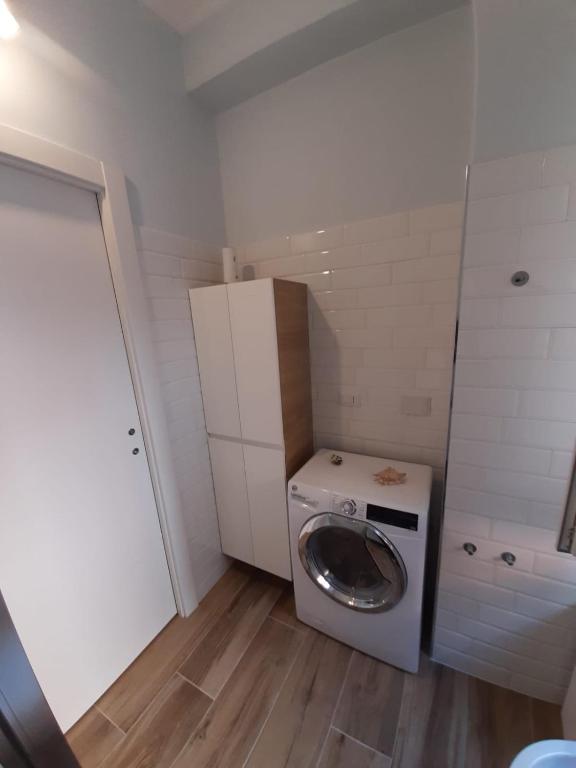 A bathroom at WONDERFUL NOLI - appartamento Noli Liguria Italia
