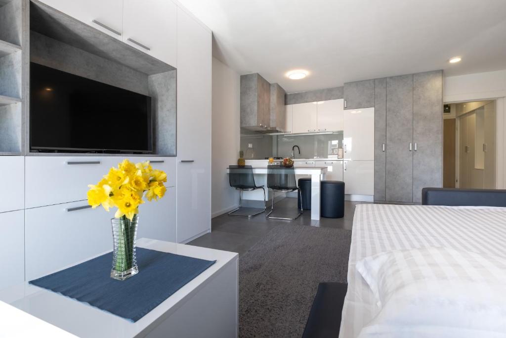 Kuchyňa alebo kuchynka v ubytovaní Apartment Zagreb, 0-24, self service check-in, free parking