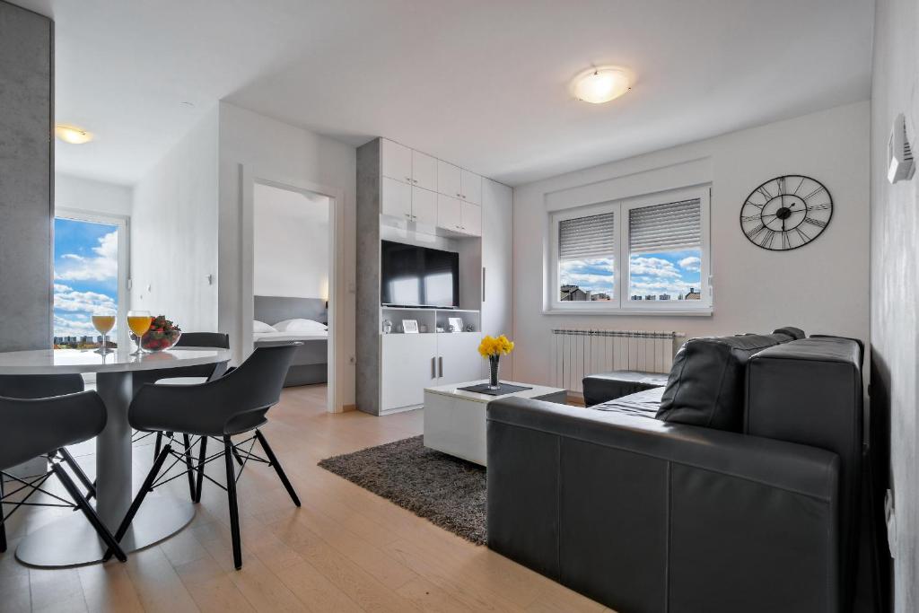 Posedenie v ubytovaní Apartment Zagreb, 0-24, self service check-in, free parking