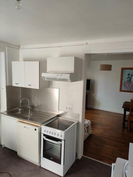Kuchyňa alebo kuchynka v ubytovaní Maison presqu'île Hillion centre bourg et proche de la Mer