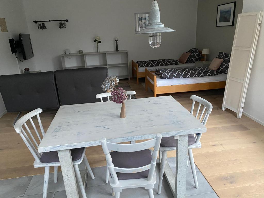 Sleek & modern exteriorentrance apartment in Nuremberg suburb, Heroldsberg (aktualisierte