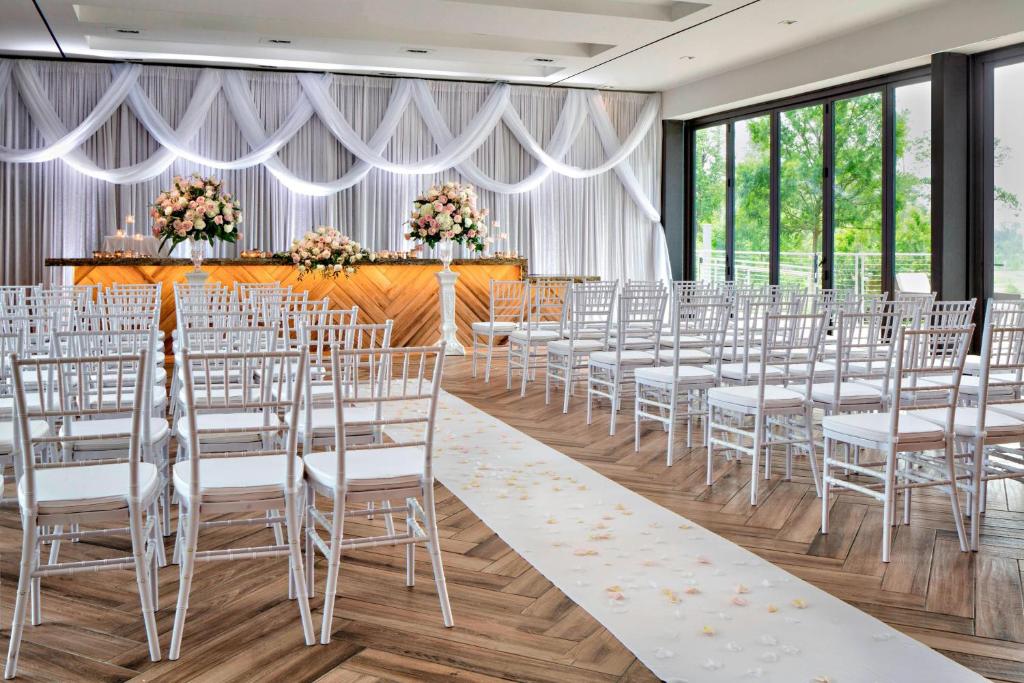 Houston CityPlace Marriott at Springwoods Village photo