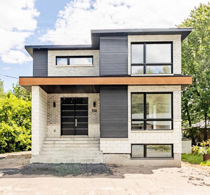 Chaleureux cottage neuf et très spacieux, VeniseenQuébec (updated