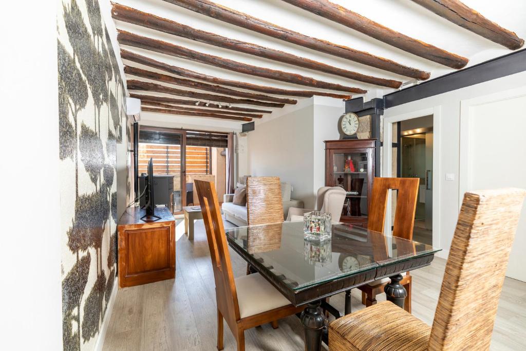 Posezení v ubytování Apartamentos Vino Tinto y Restaurante Tomate Rosa