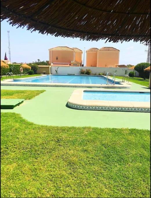 Fotografie z fotogalerie ubytování Bonito bungalow v destinaci Torrevieja