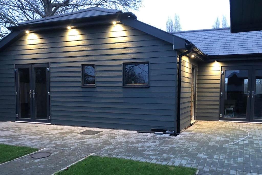 HoneyBee Barn, Newington (precios actualizados 2024)