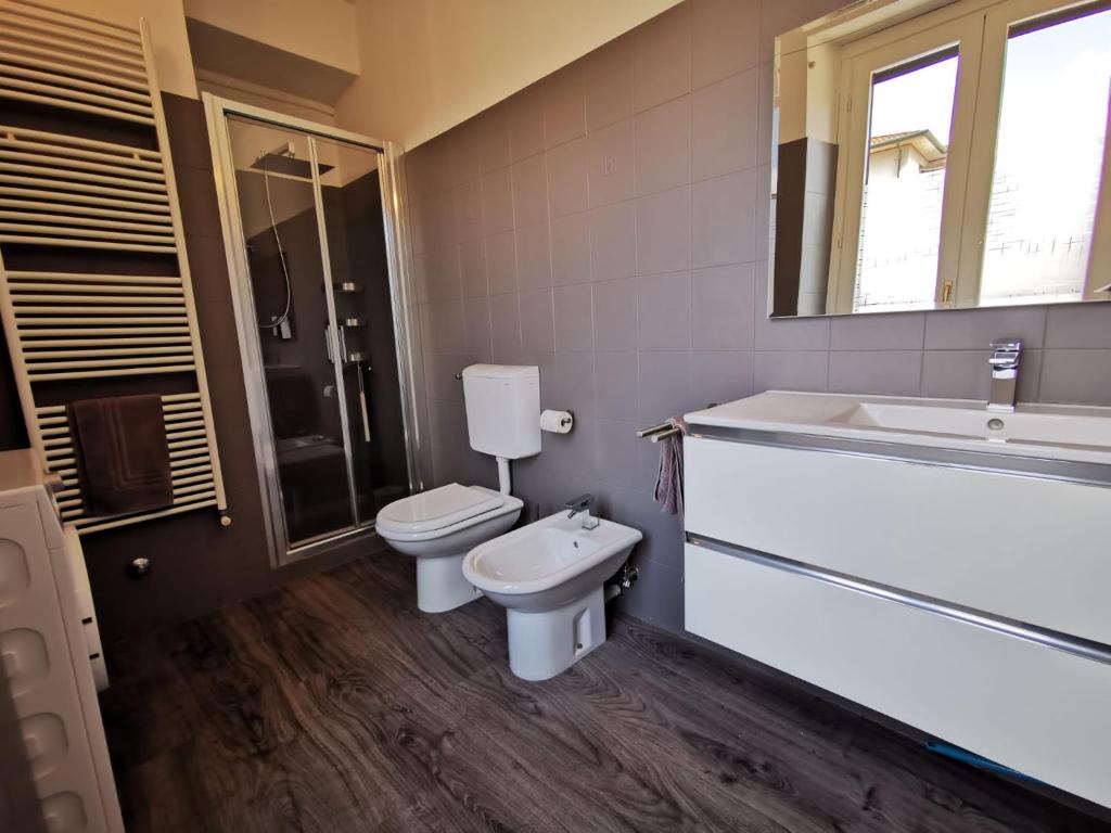 A bathroom at Monte Rosa studios