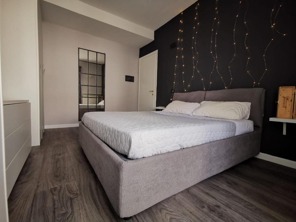A bed or beds in a room at Monte Rosa studios