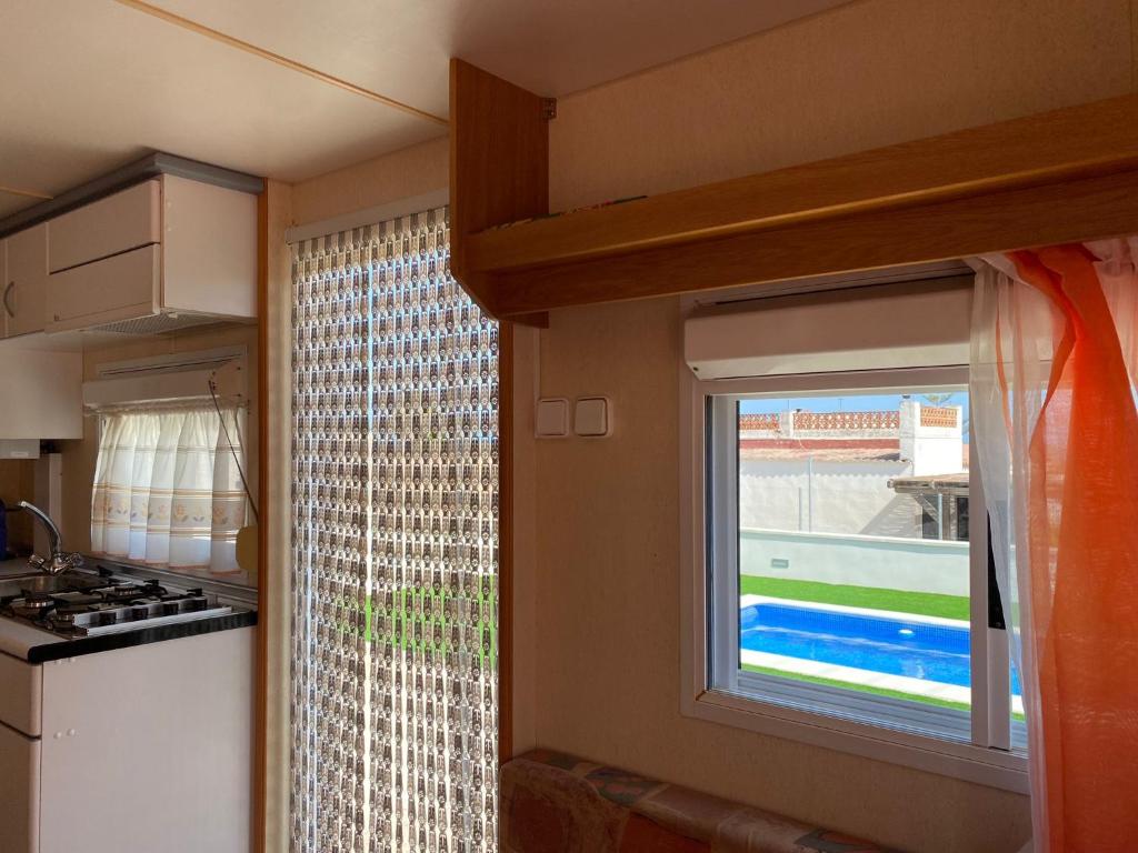 Kuchyňa alebo kuchynka v ubytovaní Chalet-home familiar "CAL DENVER" "Pet friendly"