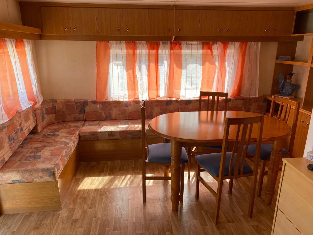 Posedenie v ubytovaní Chalet-home familiar "CAL DENVER" "Pet friendly"