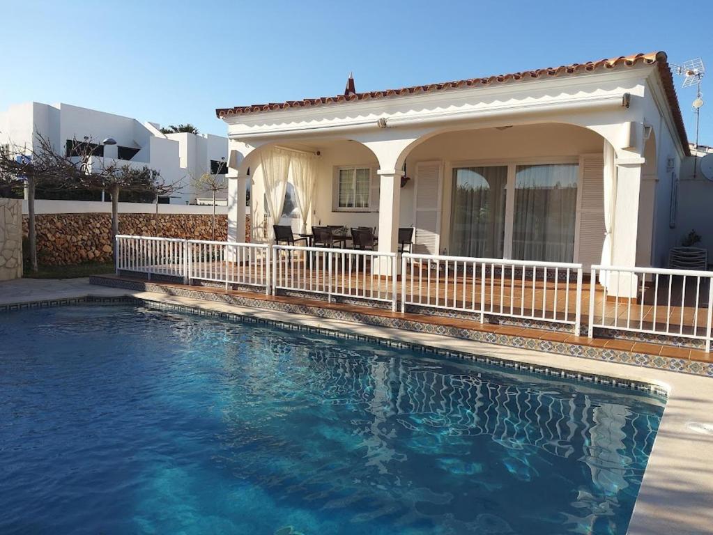 VILLA ANA ARENAL Den CASTELL, Es Mercadal – Precios ...