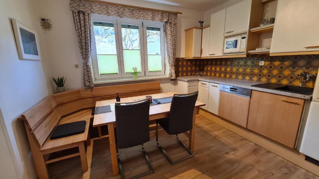 Kuchyň nebo kuchyňský kout v ubytování HH-Apartments