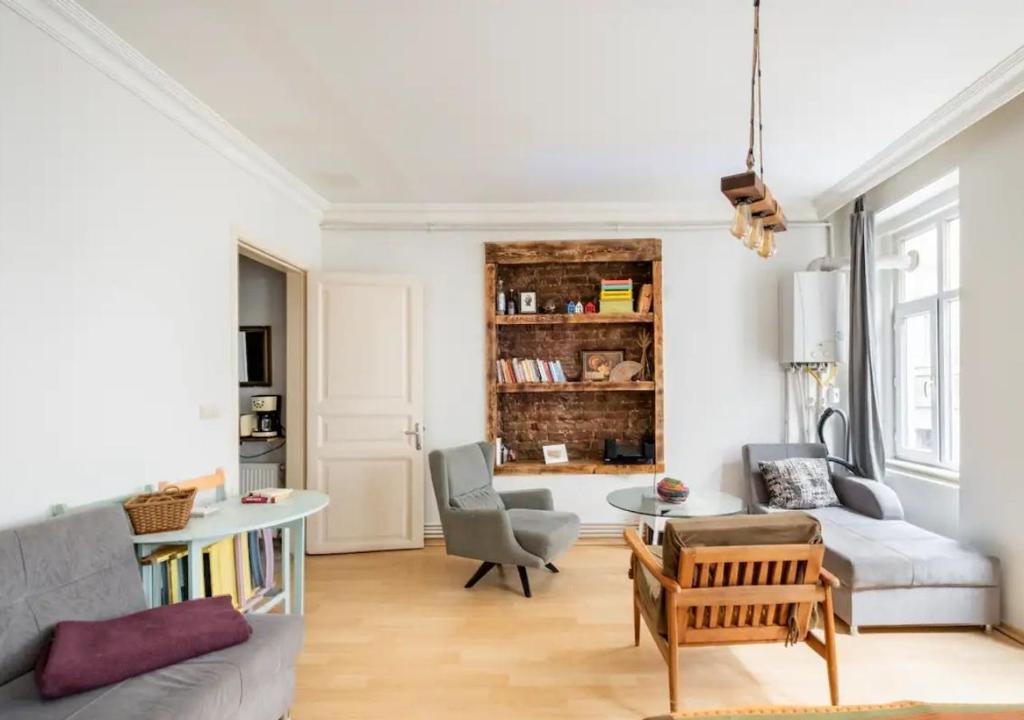 A cute and cozy apartment in Taksim