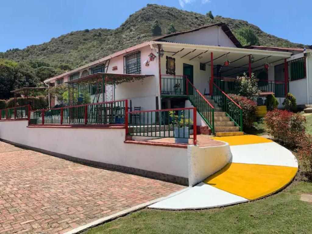Hotel Cerro Fuerte Sopó - Housity