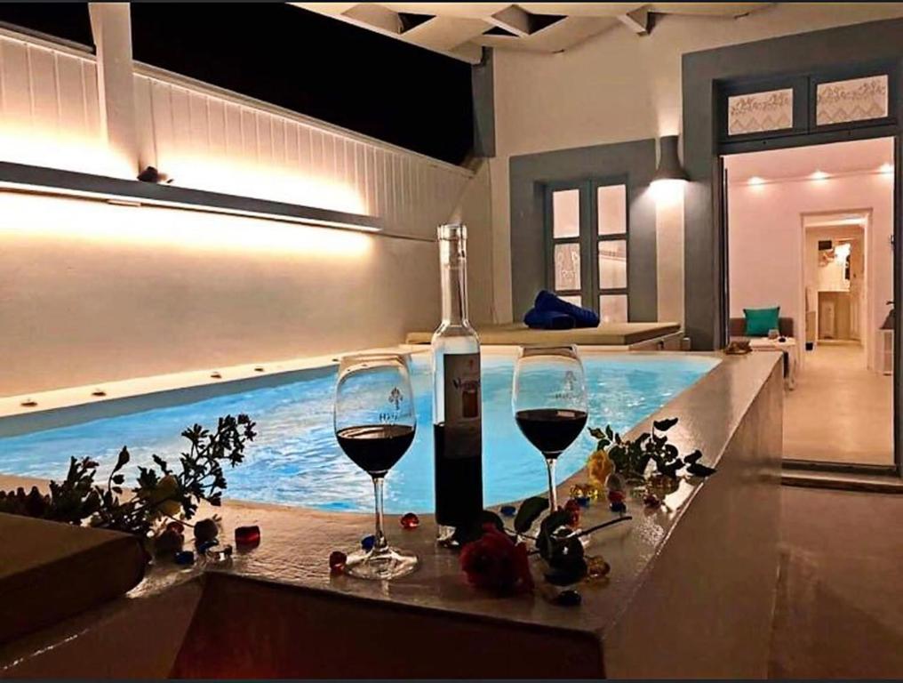 Basen w obiekcie Traditional Cave Villa-Paradise & Prive Jacuzzi lub w pobliżu