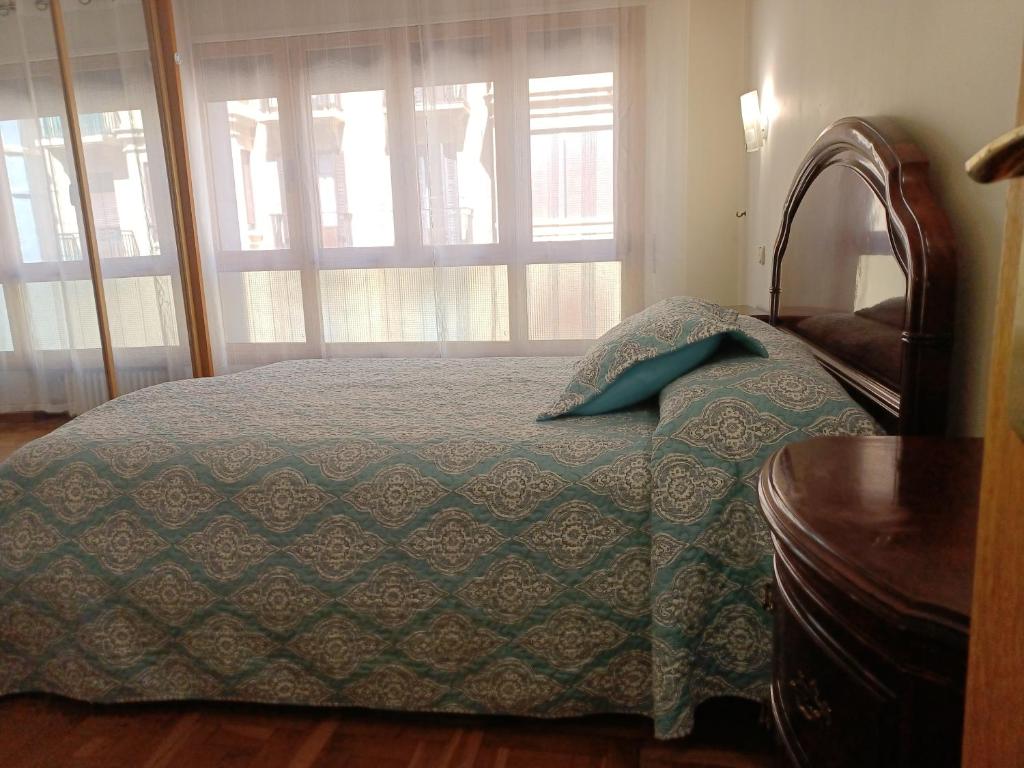 Postel nebo postele na pokoji v ubytování Habitacion doble bien ubicada